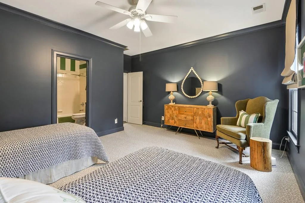 900 Heards Ferry Road, Sandy Springs, Georgia 30328, 4 Bedrooms Bedrooms, ,4 BathroomsBathrooms,Residential,Sold,900 Heards Ferry Road,6127480