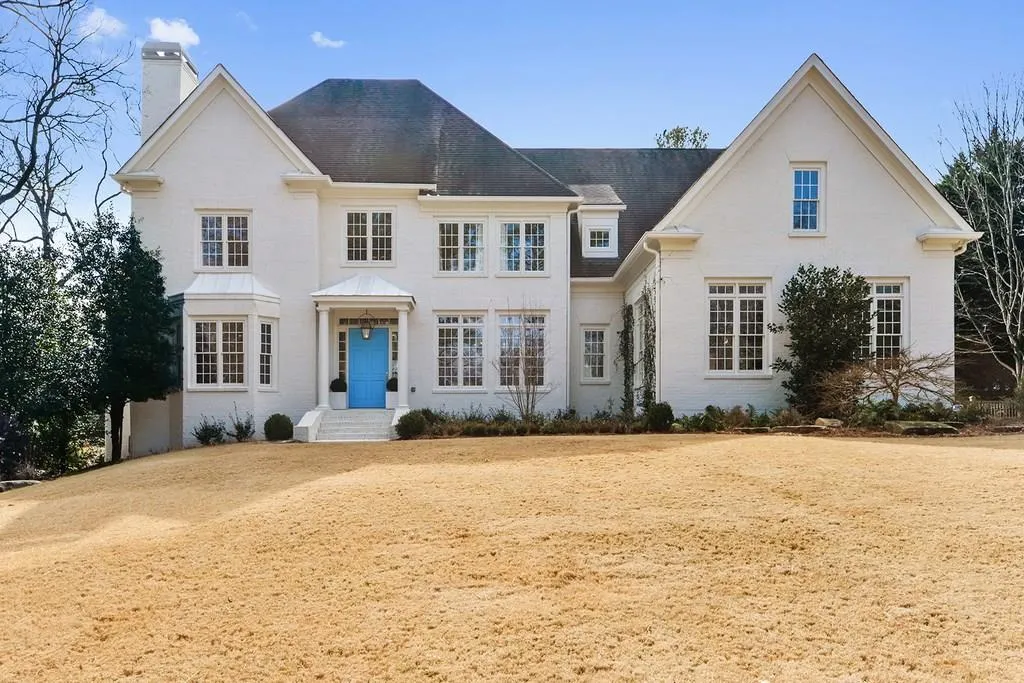 900 Heards Ferry Road, Sandy Springs, Georgia 30328, 4 Bedrooms Bedrooms, ,4 BathroomsBathrooms,Residential,Sold,900 Heards Ferry Road,6127480