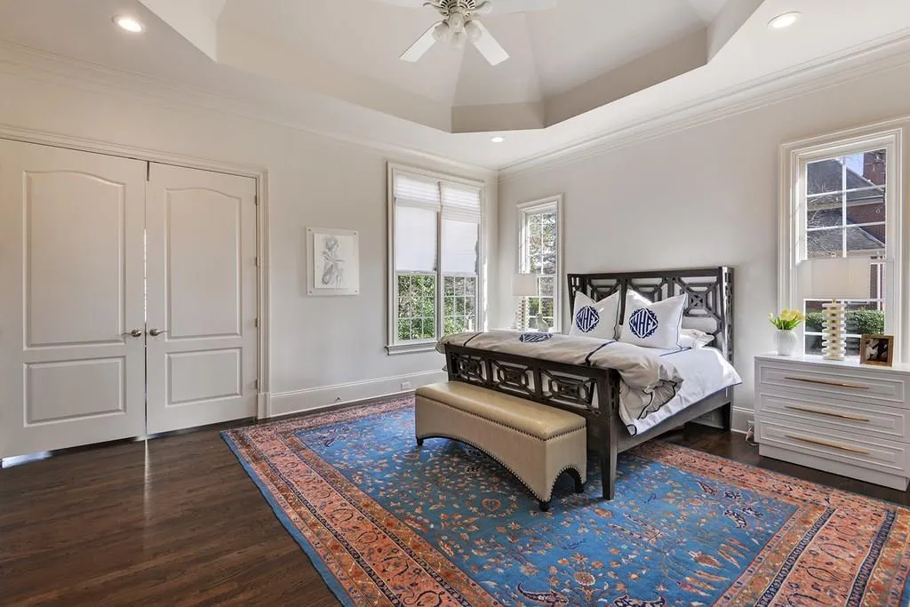 900 Heards Ferry Road, Sandy Springs, Georgia 30328, 4 Bedrooms Bedrooms, ,4 BathroomsBathrooms,Residential,Sold,900 Heards Ferry Road,6127480