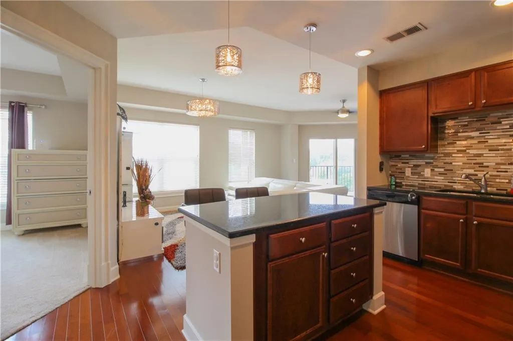 200 River Vista Drive Unit 602, Atlanta, Georgia 30339, 2 Bedrooms Bedrooms, ,2 BathroomsBathrooms,Residential,Sold,200 River Vista Drive Unit 602,6053070