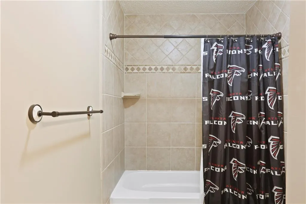 642 Granville Ct, Sandy Springs, Georgia 30328, 2 Bedrooms Bedrooms, ,2 BathroomsBathrooms,Residential,Sold,642 Granville Ct,6735408