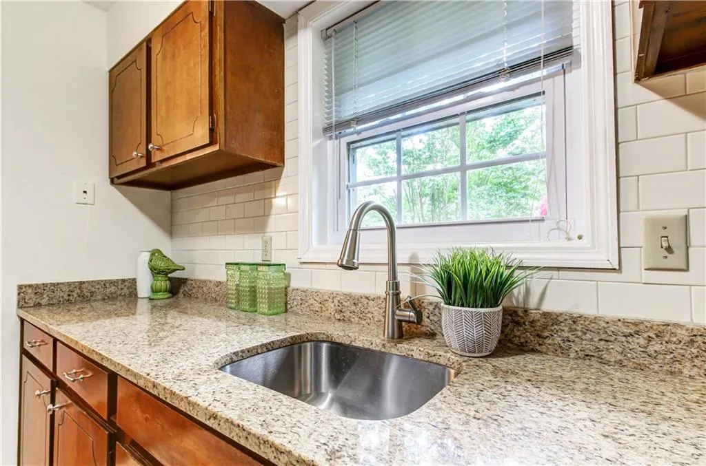 6901 Park Avenue, Sandy Springs, Georgia 30342, 3 Bedrooms Bedrooms, ,2 BathroomsBathrooms,Residential,Sold,6901 Park Avenue,6896698 6901 Park Avenue, Sandy Springs, Georgia 30342, 3 Bedrooms Bedrooms, ,2 BathroomsBathrooms,Residential,Sold,6901 Park Avenue,6896698