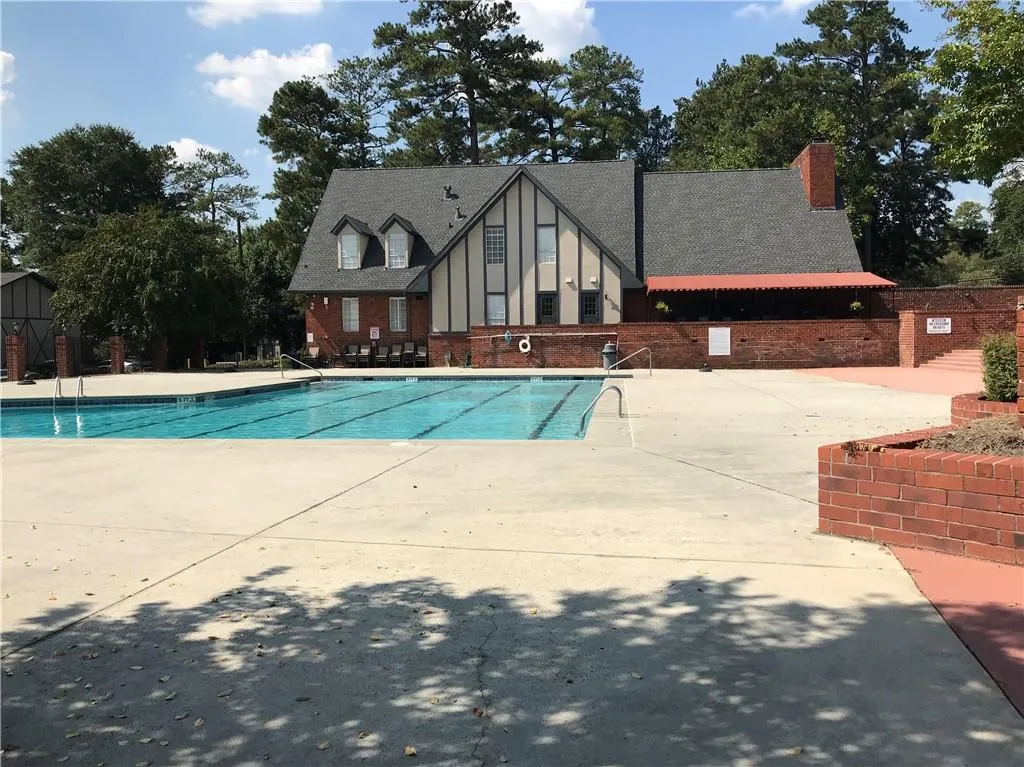 6851 Roswell Road Unit Q3, Sandy Springs, Georgia 30328, 3 Bedrooms Bedrooms, ,2 BathroomsBathrooms,Residential,Sold,6851 Roswell Road Unit Q3,6639159