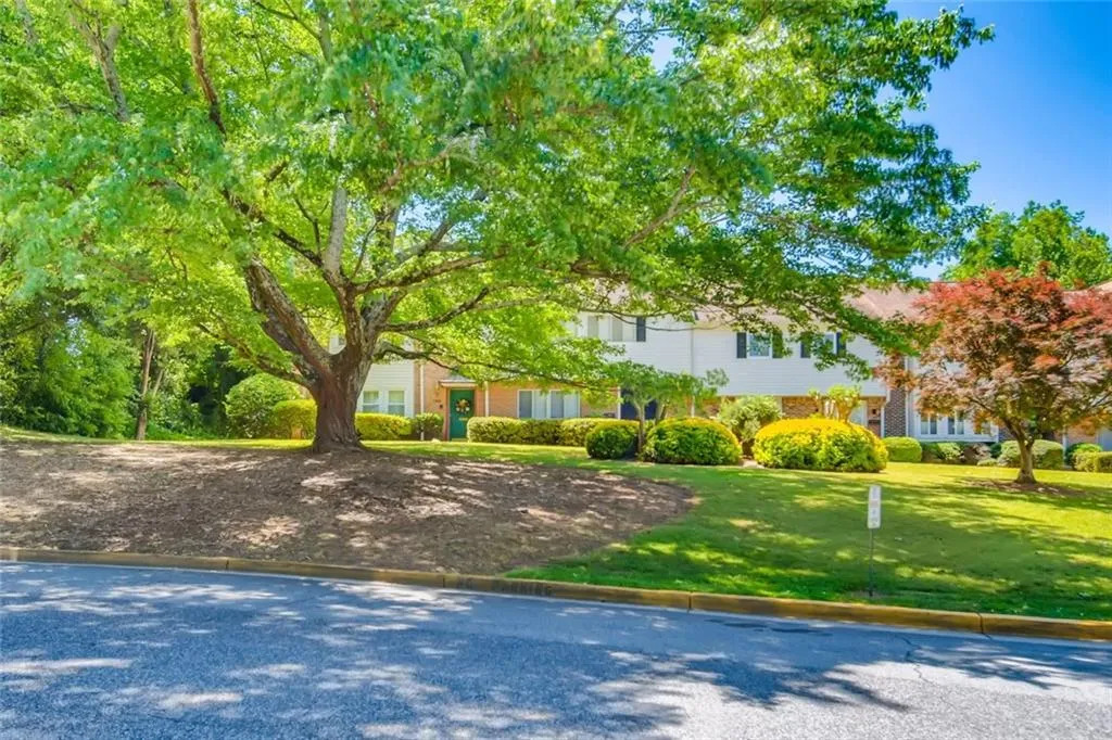 7118 Stonington Drive, Sandy Springs, Georgia 30328, 3 Bedrooms Bedrooms, ,2 BathroomsBathrooms,Residential,Sold,7118 Stonington Drive,6714708