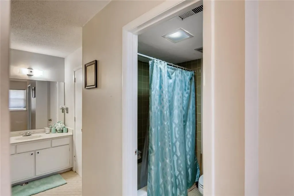 7118 Stonington Drive, Sandy Springs, Georgia 30328, 3 Bedrooms Bedrooms, ,2 BathroomsBathrooms,Residential,Sold,7118 Stonington Drive,6714708