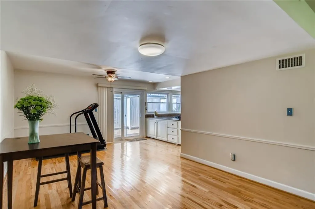 7118 Stonington Drive, Sandy Springs, Georgia 30328, 3 Bedrooms Bedrooms, ,2 BathroomsBathrooms,Residential,Sold,7118 Stonington Drive,6714708