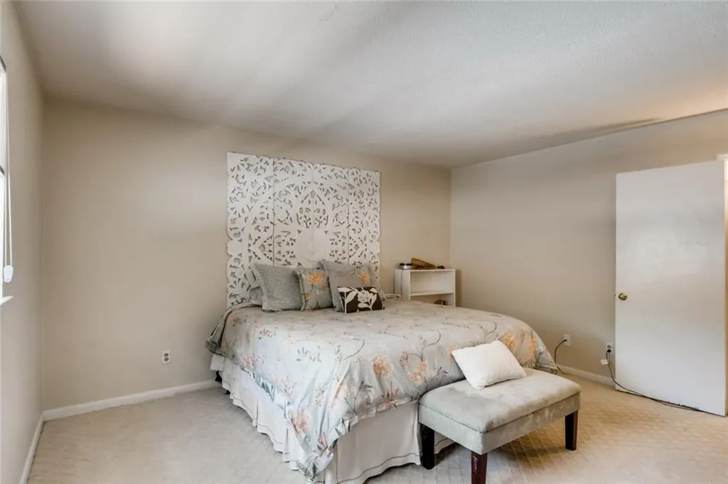 7118 Stonington Drive, Sandy Springs, Georgia 30328, 3 Bedrooms Bedrooms, ,2 BathroomsBathrooms,Residential,Sold,7118 Stonington Drive,6714708