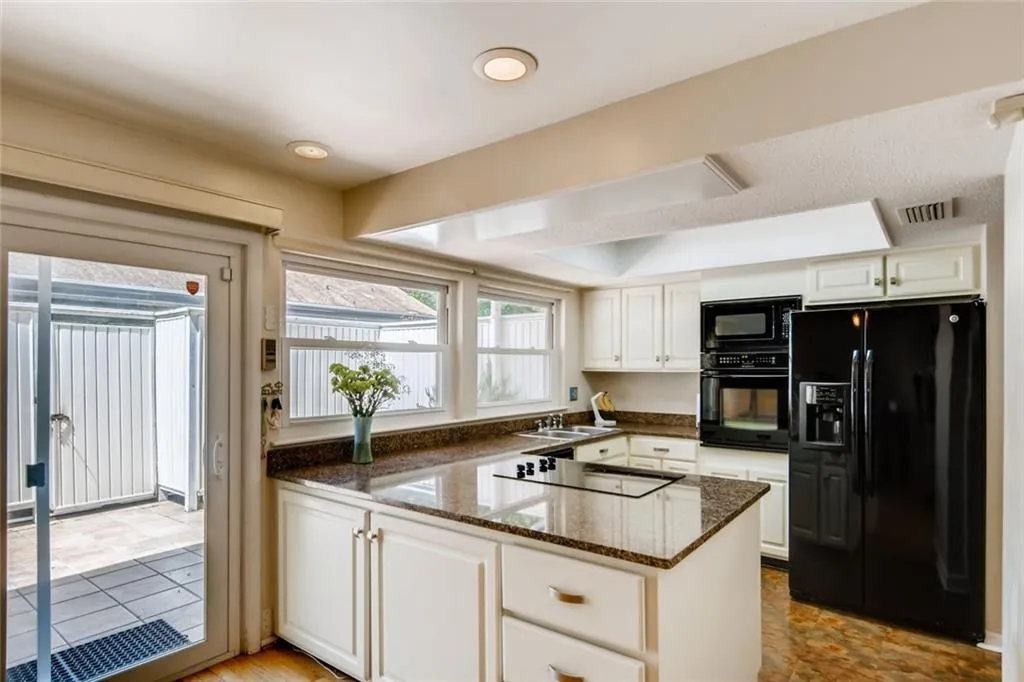 7118 Stonington Drive, Sandy Springs, Georgia 30328, 3 Bedrooms Bedrooms, ,2 BathroomsBathrooms,Residential,Sold,7118 Stonington Drive,6714708