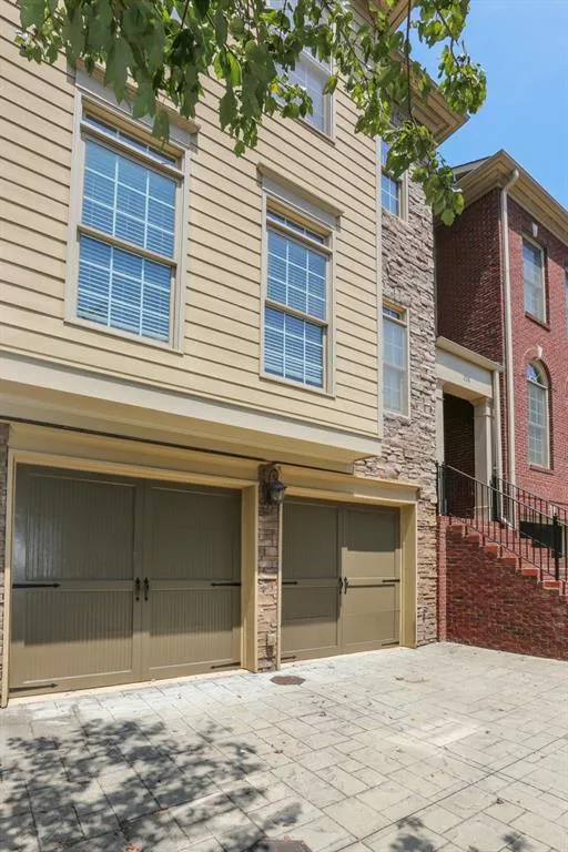 238 Meeting Lane, Atlanta, Georgia 30342, 4 Bedrooms Bedrooms, ,2 BathroomsBathrooms,Residential,Sold,238 Meeting Lane,5897829
