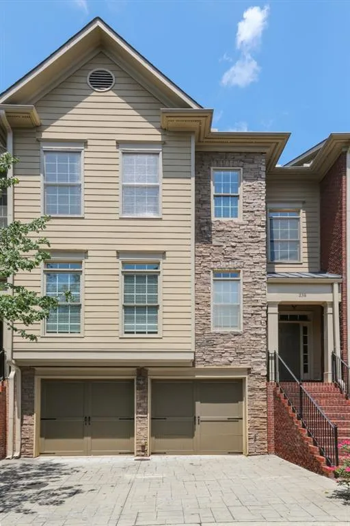 238 Meeting Lane, Atlanta, Georgia 30342, 4 Bedrooms Bedrooms, ,2 BathroomsBathrooms,Residential,Sold,238 Meeting Lane,5897829