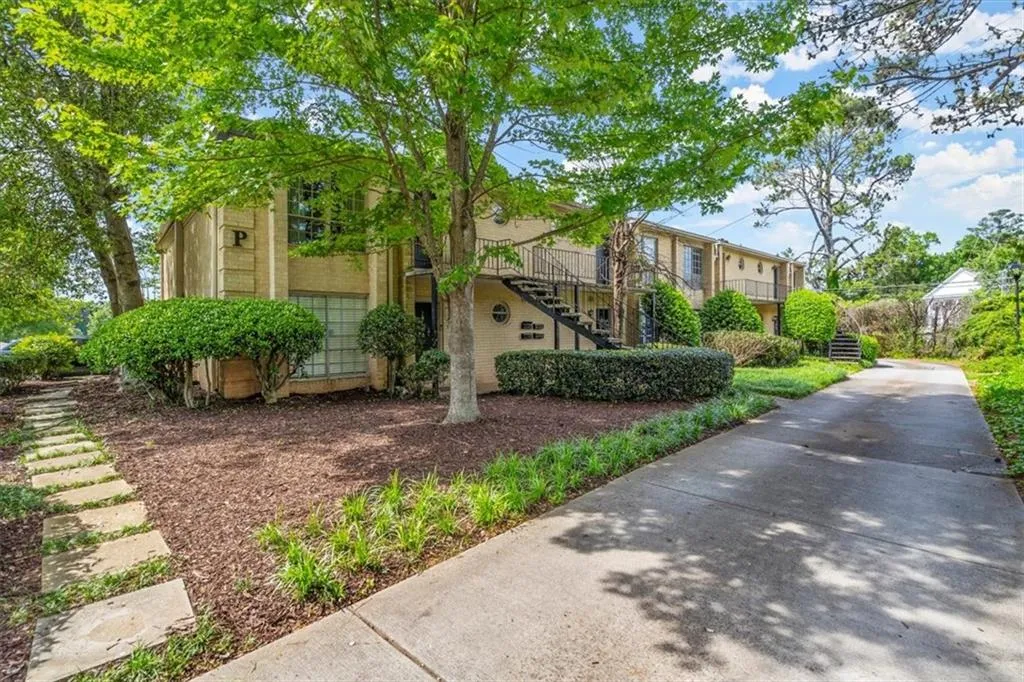 5400 Roswell Road Unit P8, Sandy Springs, Georgia 30342, 2 Bedrooms Bedrooms, ,1 BathroomBathrooms,Residential,Sold,5400 Roswell Road Unit P8,7213737 5400 Roswell Road Unit P8, Sandy Springs, Georgia 30342, 2 Bedrooms Bedrooms, ,1 BathroomBathrooms,Residential,Sold,5400 Roswell Road Unit P8,7213737