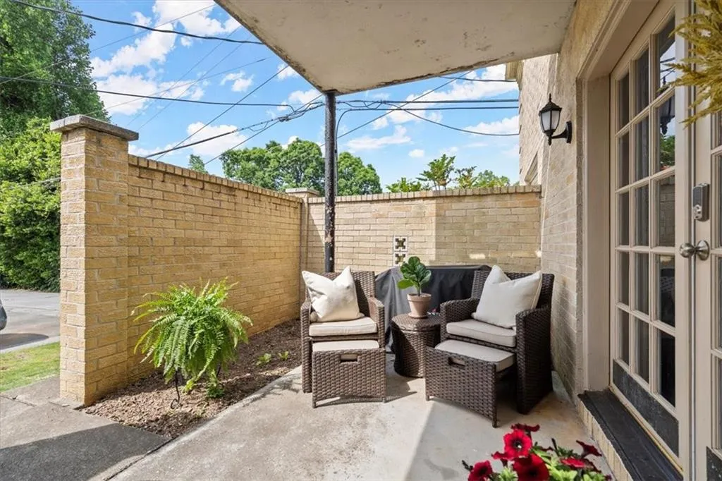 5400 Roswell Road Unit P8, Sandy Springs, Georgia 30342, 2 Bedrooms Bedrooms, ,1 BathroomBathrooms,Residential,Sold,5400 Roswell Road Unit P8,7213737 5400 Roswell Road Unit P8, Sandy Springs, Georgia 30342, 2 Bedrooms Bedrooms, ,1 BathroomBathrooms,Residential,Sold,5400 Roswell Road Unit P8,7213737