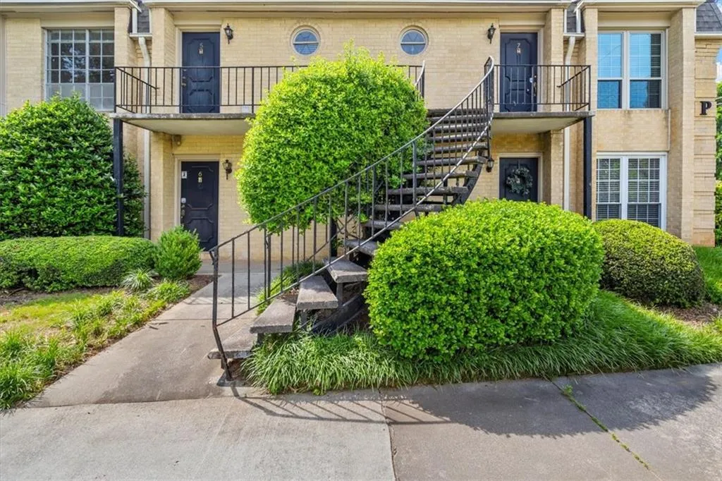 5400 Roswell Road Unit P8, Sandy Springs, Georgia 30342, 2 Bedrooms Bedrooms, ,1 BathroomBathrooms,Residential,Sold,5400 Roswell Road Unit P8,7213737 5400 Roswell Road Unit P8, Sandy Springs, Georgia 30342, 2 Bedrooms Bedrooms, ,1 BathroomBathrooms,Residential,Sold,5400 Roswell Road Unit P8,7213737