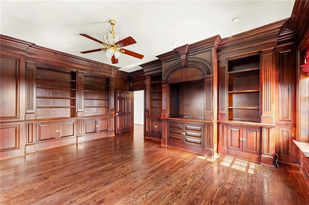 3657 Peachtree Road Ne Unit 8a, Atlanta, Georgia 30319, 3 Bedrooms Bedrooms, ,3 BathroomsBathrooms,Residential,For Sale,3657 Peachtree Road Ne Unit 8a,7616313