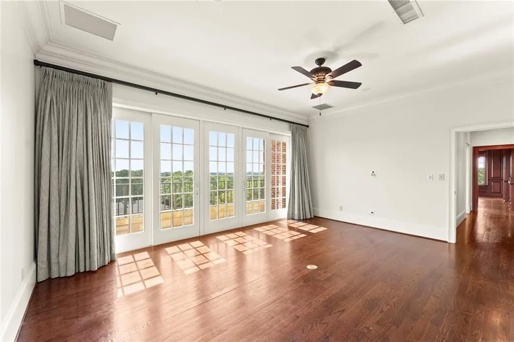 3657 Peachtree Road Ne Unit 8a, Atlanta, Georgia 30319, 3 Bedrooms Bedrooms, ,3 BathroomsBathrooms,Residential,For Sale,3657 Peachtree Road Ne Unit 8a,7616313