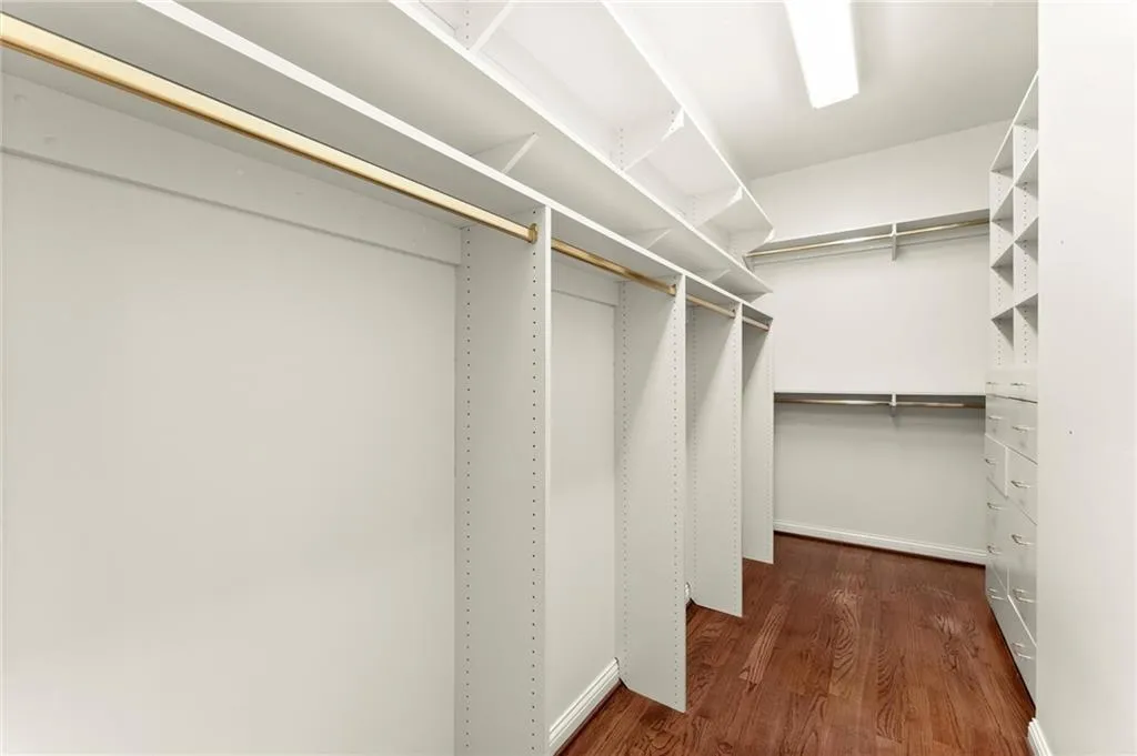 3657 Peachtree Road Ne Unit 8a, Atlanta, Georgia 30319, 3 Bedrooms Bedrooms, ,3 BathroomsBathrooms,Residential,For Sale,3657 Peachtree Road Ne Unit 8a,7616313