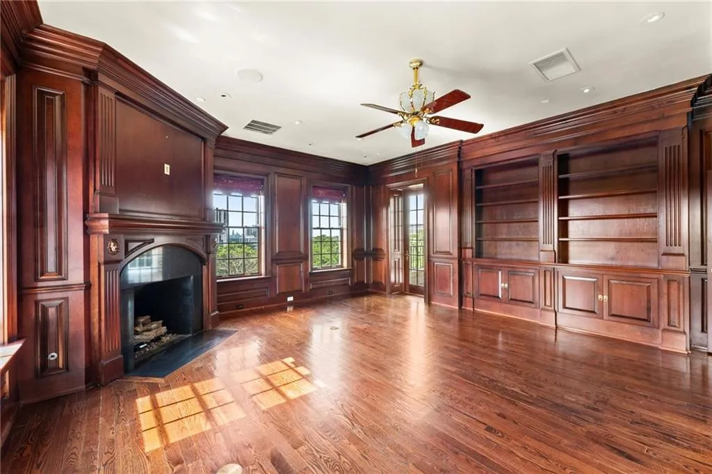 3657 Peachtree Road Ne Unit 8a, Atlanta, Georgia 30319, 3 Bedrooms Bedrooms, ,3 BathroomsBathrooms,Residential,For Sale,3657 Peachtree Road Ne Unit 8a,7616313