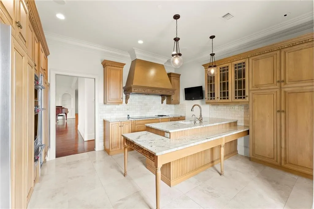 3657 Peachtree Road Ne Unit 8a, Atlanta, Georgia 30319, 3 Bedrooms Bedrooms, ,3 BathroomsBathrooms,Residential,For Sale,3657 Peachtree Road Ne Unit 8a,7616313