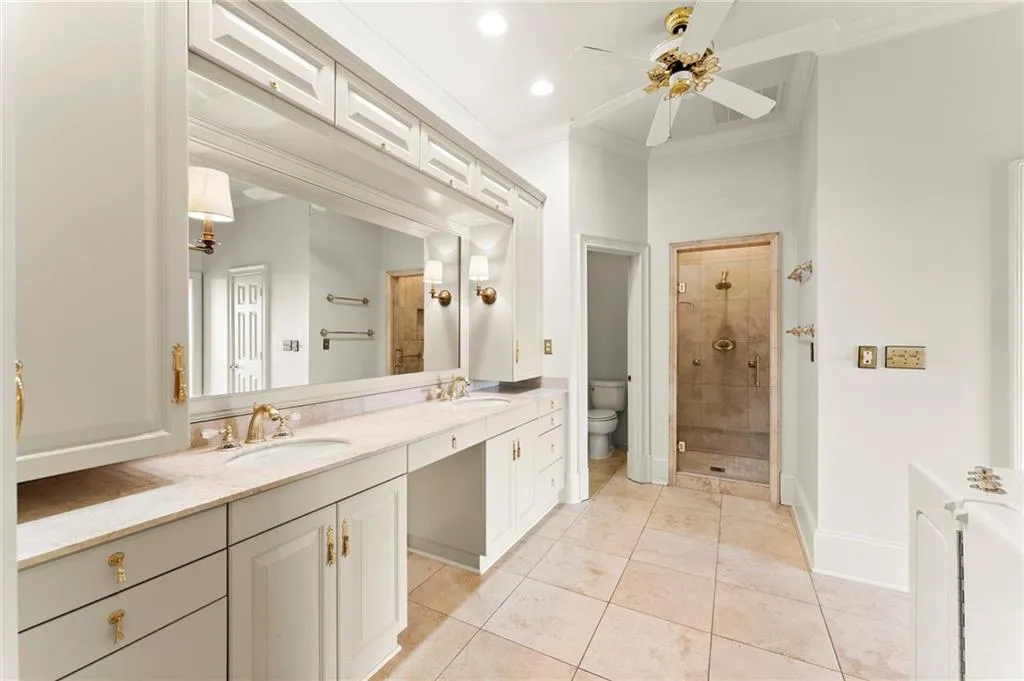 3657 Peachtree Road Ne Unit 8a, Atlanta, Georgia 30319, 3 Bedrooms Bedrooms, ,3 BathroomsBathrooms,Residential,For Sale,3657 Peachtree Road Ne Unit 8a,7616313