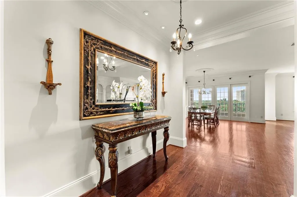 3657 Peachtree Road Ne Unit 8a, Atlanta, Georgia 30319, 3 Bedrooms Bedrooms, ,3 BathroomsBathrooms,Residential,For Sale,3657 Peachtree Road Ne Unit 8a,7616313