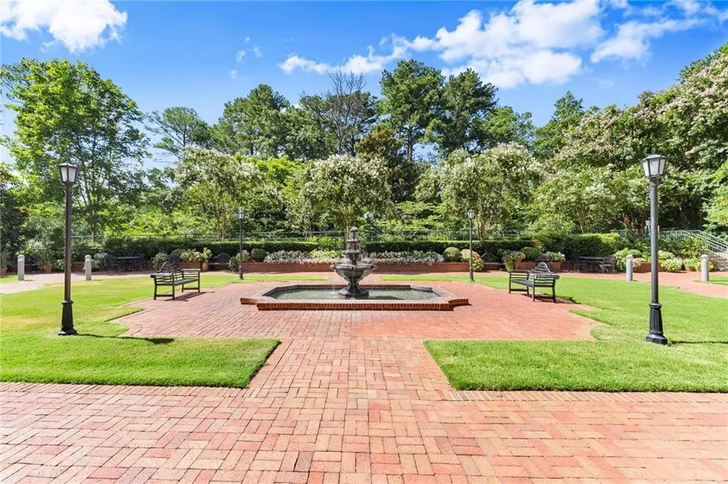 3657 Peachtree Road Ne Unit 8a, Atlanta, Georgia 30319, 3 Bedrooms Bedrooms, ,3 BathroomsBathrooms,Residential,For Sale,3657 Peachtree Road Ne Unit 8a,7616313