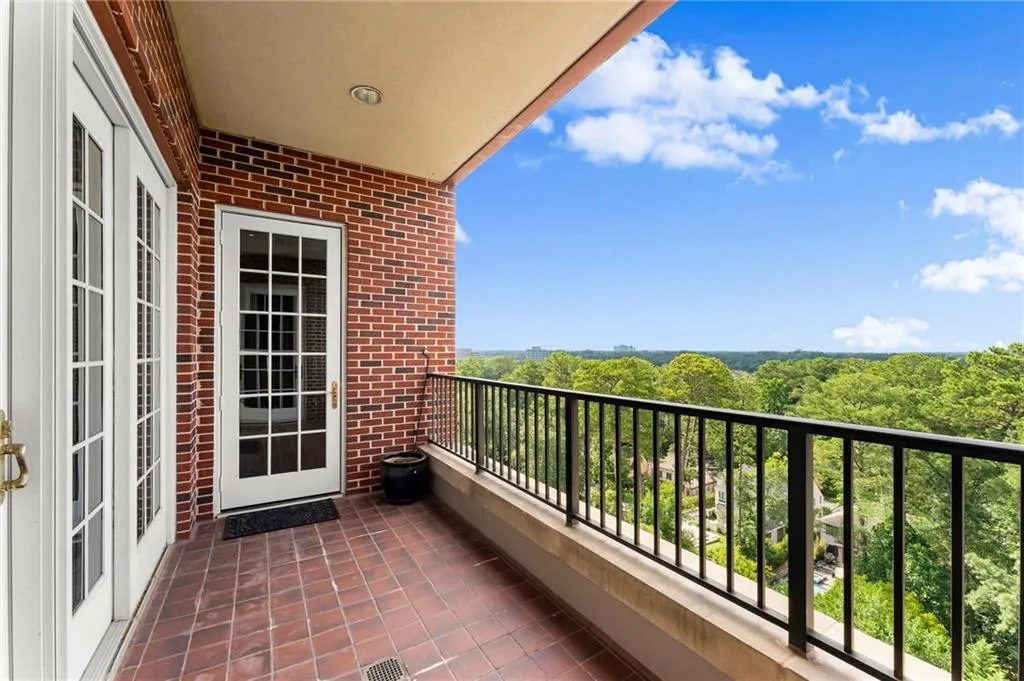 3657 Peachtree Road Ne Unit 8a, Atlanta, Georgia 30319, 3 Bedrooms Bedrooms, ,3 BathroomsBathrooms,Residential,For Sale,3657 Peachtree Road Ne Unit 8a,7616313