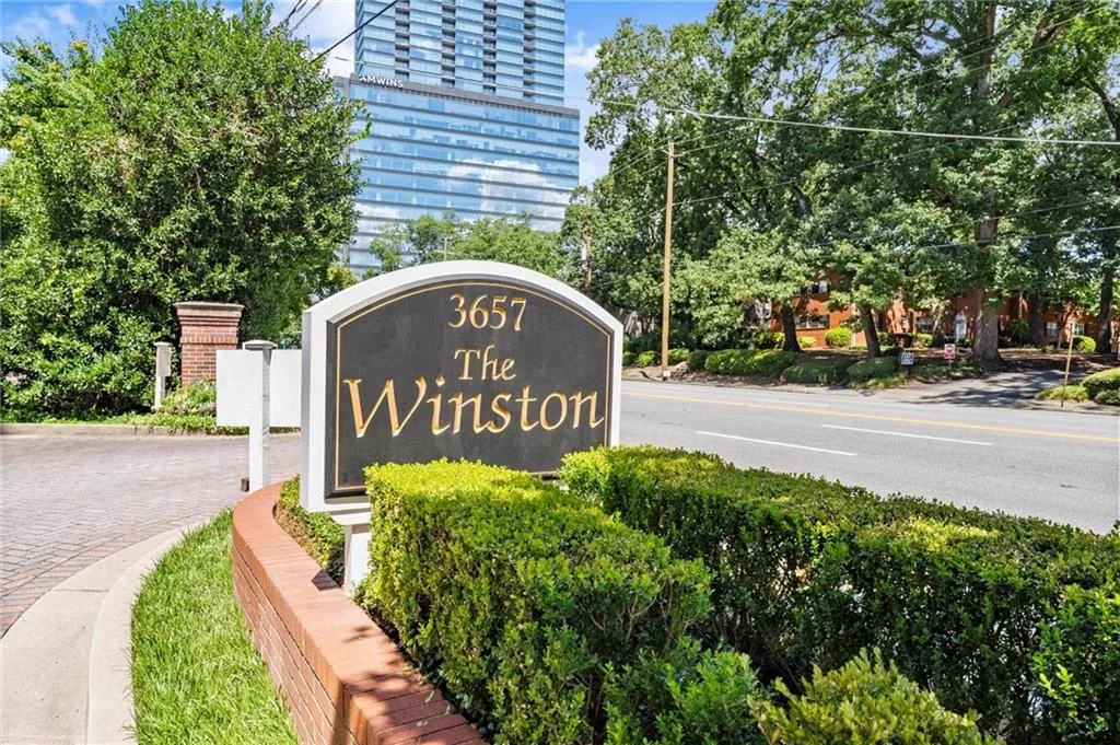 3657 Peachtree Road Ne Unit 8a, Atlanta, Georgia 30319, 3 Bedrooms Bedrooms, ,3 BathroomsBathrooms,Residential,For Sale,3657 Peachtree Road Ne Unit 8a,7616313