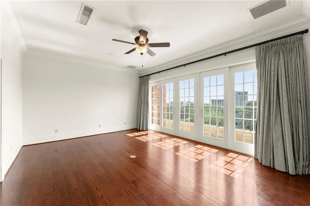 3657 Peachtree Road Ne Unit 8a, Atlanta, Georgia 30319, 3 Bedrooms Bedrooms, ,3 BathroomsBathrooms,Residential,For Sale,3657 Peachtree Road Ne Unit 8a,7616313