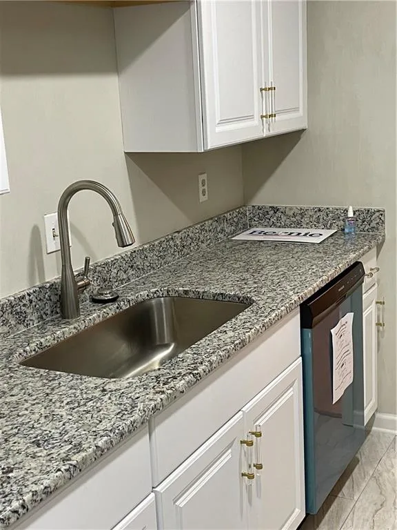 6851 Roswell Road Unit P3, Sandy Springs, Georgia 30328, 2 Bedrooms Bedrooms, ,2 BathroomsBathrooms,Residential,Sold,6851 Roswell Road Unit P3,6944589