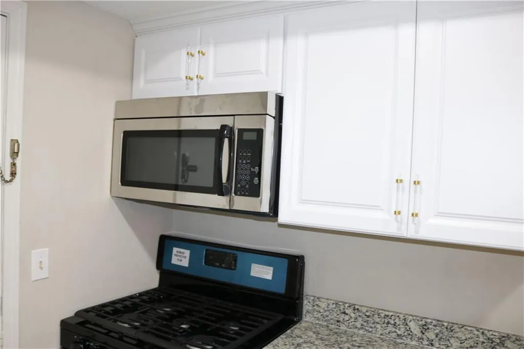 6851 Roswell Road Unit P3, Sandy Springs, Georgia 30328, 2 Bedrooms Bedrooms, ,2 BathroomsBathrooms,Residential,Sold,6851 Roswell Road Unit P3,6944589