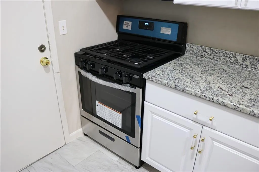 6851 Roswell Road Unit P3, Sandy Springs, Georgia 30328, 2 Bedrooms Bedrooms, ,2 BathroomsBathrooms,Residential,Sold,6851 Roswell Road Unit P3,6944589