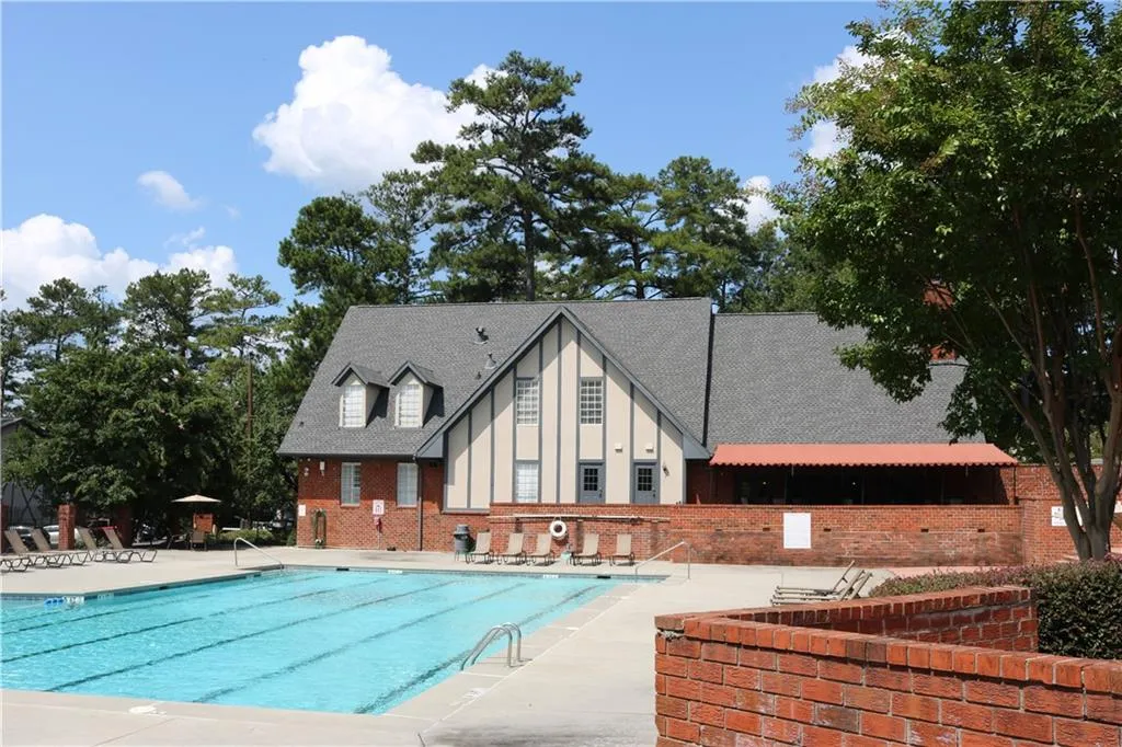 6851 Roswell Road Unit P3, Sandy Springs, Georgia 30328, 2 Bedrooms Bedrooms, ,2 BathroomsBathrooms,Residential,Sold,6851 Roswell Road Unit P3,6944589