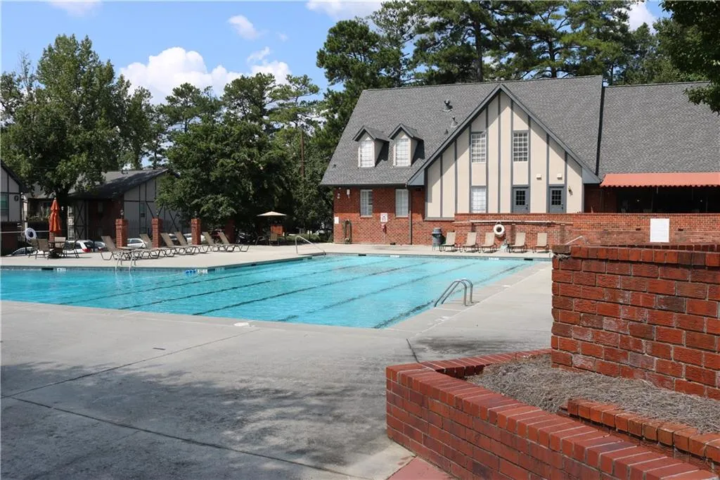 6851 Roswell Road Unit P3, Sandy Springs, Georgia 30328, 2 Bedrooms Bedrooms, ,2 BathroomsBathrooms,Residential,Sold,6851 Roswell Road Unit P3,6944589