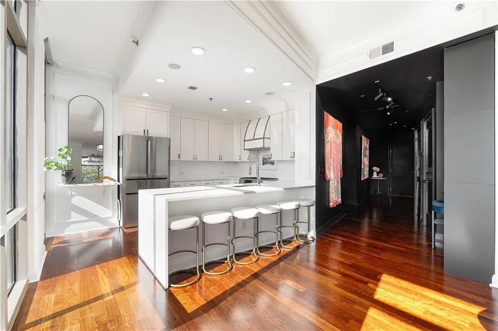 905 Juniper Street Ne Unit 705, Atlanta, Georgia 30309, 2 Bedrooms Bedrooms, ,2 BathroomsBathrooms,Residential,For Sale,905 Juniper Street Ne Unit 705,7686115