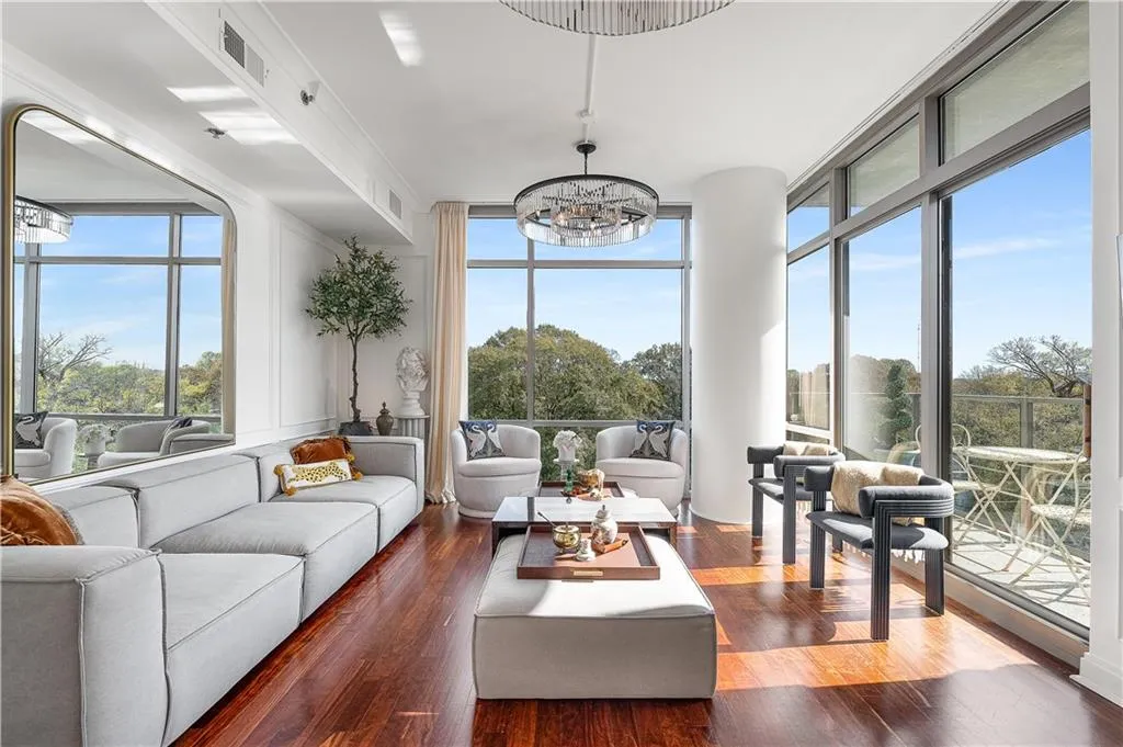 905 Juniper Street Ne Unit 705, Atlanta, Georgia 30309, 2 Bedrooms Bedrooms, ,2 BathroomsBathrooms,Residential,For Sale,905 Juniper Street Ne Unit 705,7686115