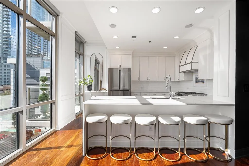 905 Juniper Street Ne Unit 705, Atlanta, Georgia 30309, 2 Bedrooms Bedrooms, ,2 BathroomsBathrooms,Residential,For Sale,905 Juniper Street Ne Unit 705,7686115