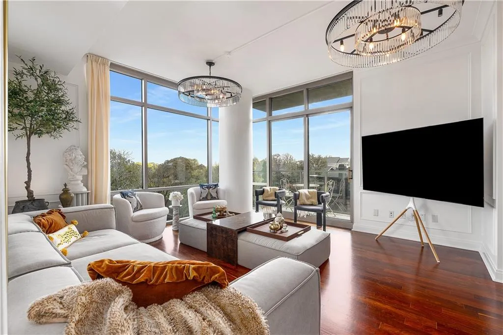 905 Juniper Street Ne Unit 705, Atlanta, Georgia 30309, 2 Bedrooms Bedrooms, ,2 BathroomsBathrooms,Residential,For Sale,905 Juniper Street Ne Unit 705,7686115