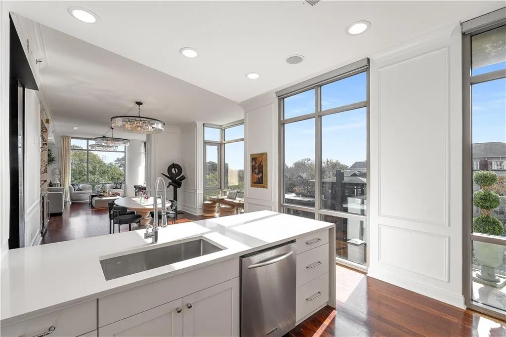 905 Juniper Street Ne Unit 705, Atlanta, Georgia 30309, 2 Bedrooms Bedrooms, ,2 BathroomsBathrooms,Residential,For Sale,905 Juniper Street Ne Unit 705,7686115