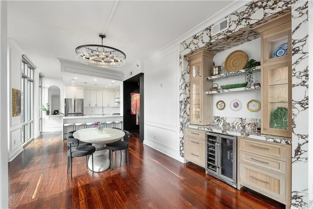 905 Juniper Street Ne Unit 705, Atlanta, Georgia 30309, 2 Bedrooms Bedrooms, ,2 BathroomsBathrooms,Residential,For Sale,905 Juniper Street Ne Unit 705,7686115