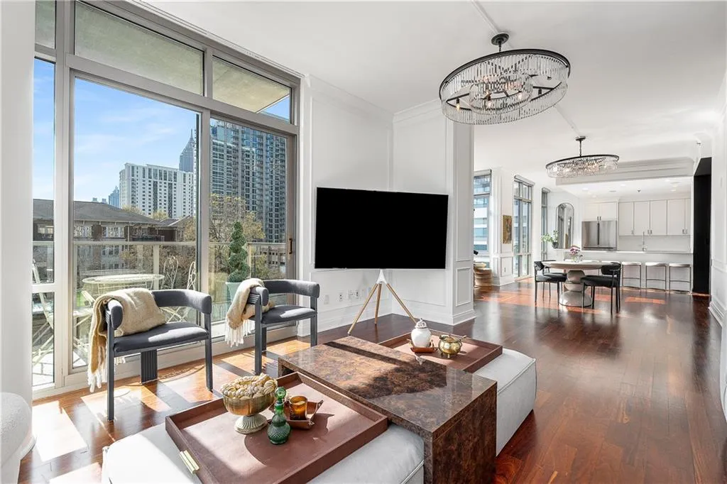 905 Juniper Street Ne Unit 705, Atlanta, Georgia 30309, 2 Bedrooms Bedrooms, ,2 BathroomsBathrooms,Residential,For Sale,905 Juniper Street Ne Unit 705,7686115