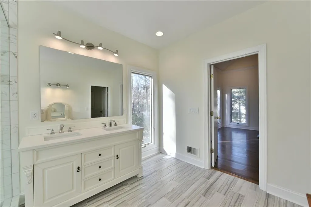 65 Old Powers Place, Sandy Springs, Georgia 30327, 5 Bedrooms Bedrooms, ,3 BathroomsBathrooms,Residential,Sold,65 Old Powers Place,5789139