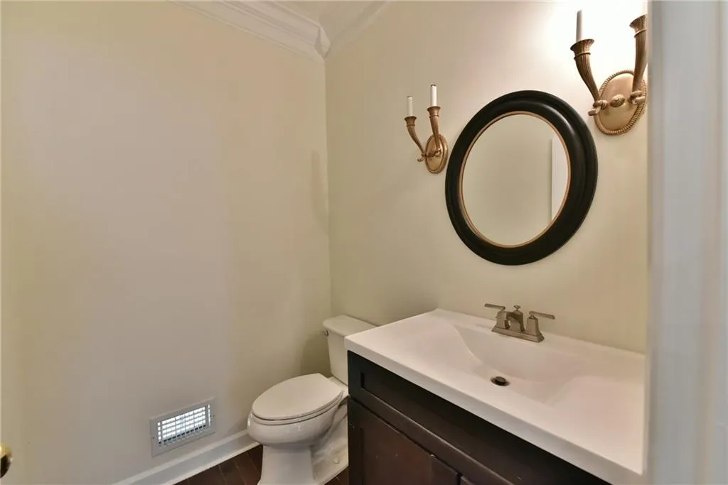 65 Old Powers Place, Sandy Springs, Georgia 30327, 5 Bedrooms Bedrooms, ,3 BathroomsBathrooms,Residential,Sold,65 Old Powers Place,5789139