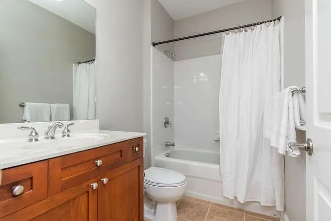 194 Meeting Lane, Atlanta, Georgia 30342, 4 Bedrooms Bedrooms, ,3 BathroomsBathrooms,Residential,Sold,194 Meeting Lane,7103706