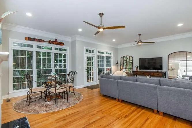 194 Meeting Lane, Atlanta, Georgia 30342, 4 Bedrooms Bedrooms, ,3 BathroomsBathrooms,Residential,Sold,194 Meeting Lane,7103706