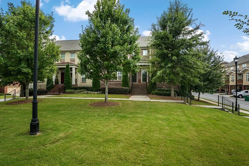 7950 Highland Bluff, Sandy Springs, Georgia 30328, 3 Bedrooms Bedrooms, ,3 BathroomsBathrooms,Residential,Sold,7950 Highland Bluff,6070581