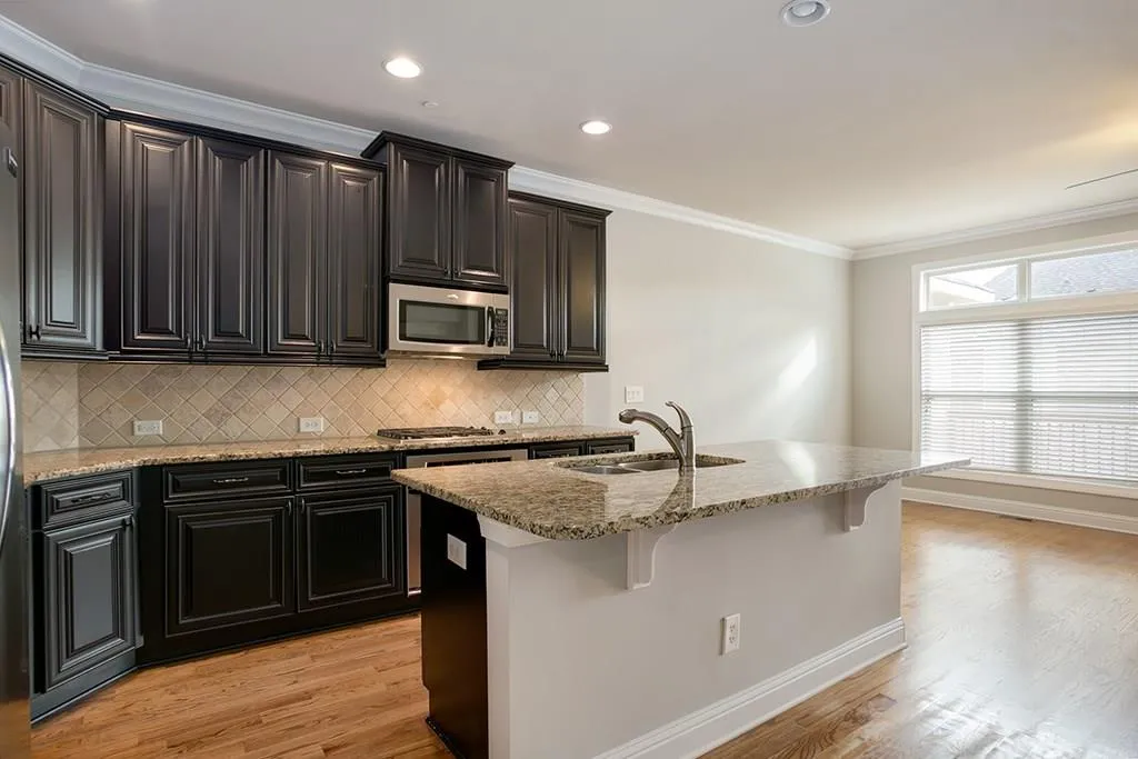 7950 Highland Bluff, Sandy Springs, Georgia 30328, 3 Bedrooms Bedrooms, ,3 BathroomsBathrooms,Residential,Sold,7950 Highland Bluff,6070581