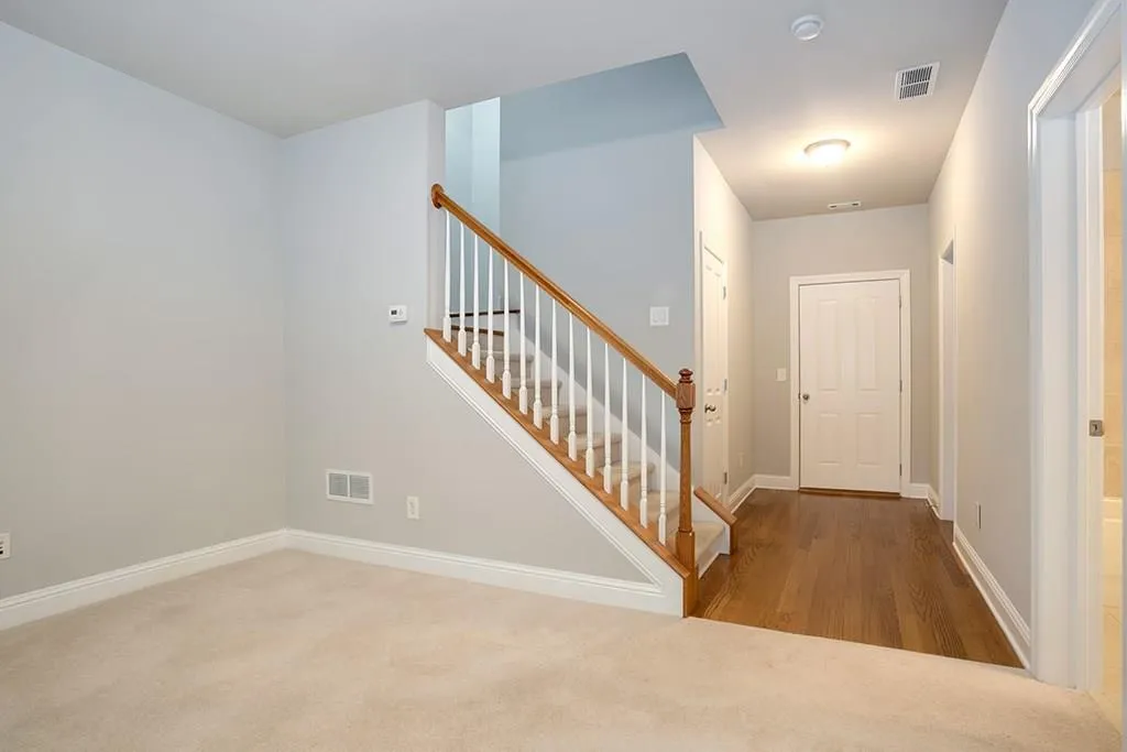 7950 Highland Bluff, Sandy Springs, Georgia 30328, 3 Bedrooms Bedrooms, ,3 BathroomsBathrooms,Residential,Sold,7950 Highland Bluff,6070581