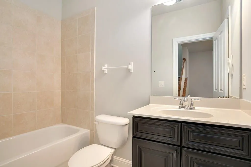 7950 Highland Bluff, Sandy Springs, Georgia 30328, 3 Bedrooms Bedrooms, ,3 BathroomsBathrooms,Residential,Sold,7950 Highland Bluff,6070581