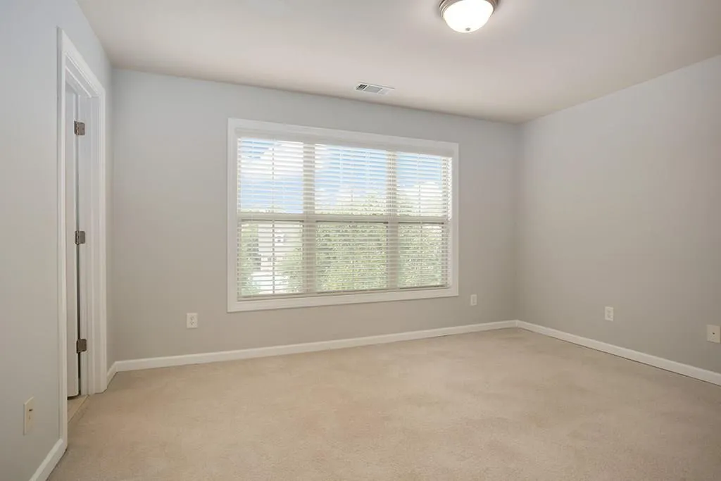 7950 Highland Bluff, Sandy Springs, Georgia 30328, 3 Bedrooms Bedrooms, ,3 BathroomsBathrooms,Residential,Sold,7950 Highland Bluff,6070581