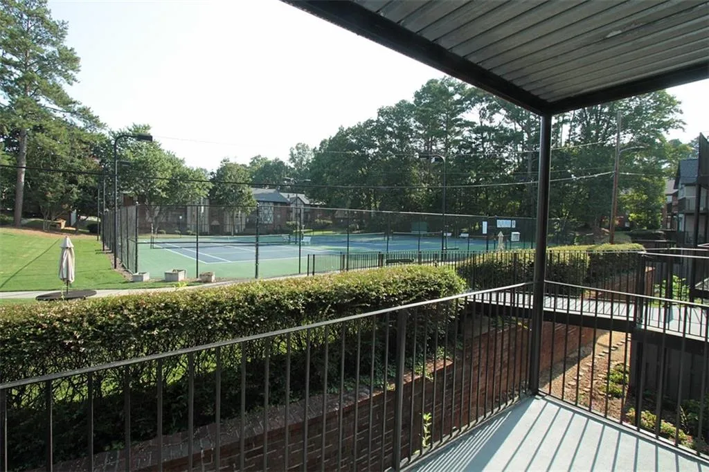 6851 Roswell Road Unit K8, Sandy Springs, Georgia 30328, 2 Bedrooms Bedrooms, ,2 BathroomsBathrooms,Residential,Sold,6851 Roswell Road Unit K8,6616401